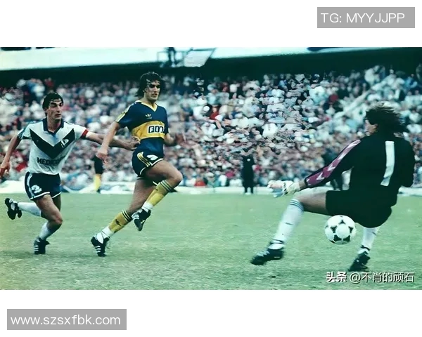 足球传奇巴蒂的背影与荣耀瞬间展现足球之美与激情